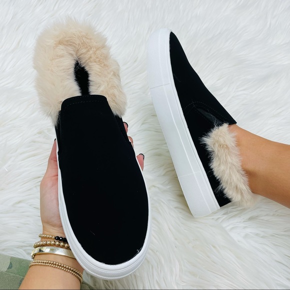 Black fur lined slip on - Picture 7 of 7